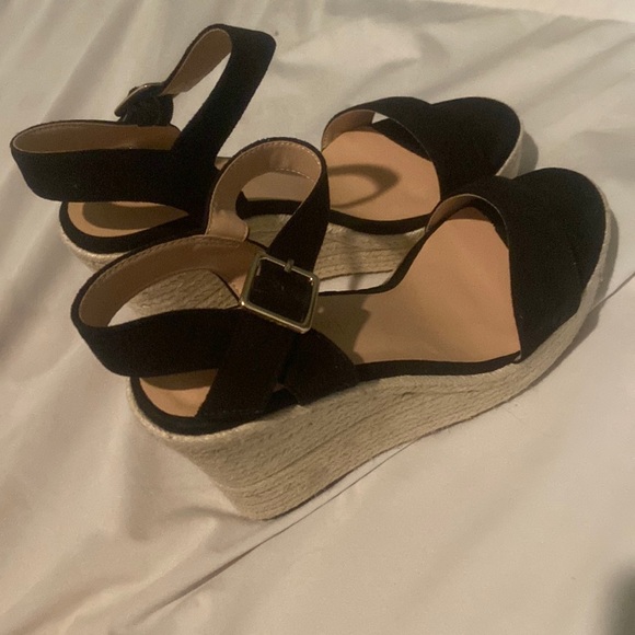 Heels - Picture 1 of 3